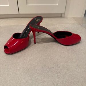 High heels lady’s shoes